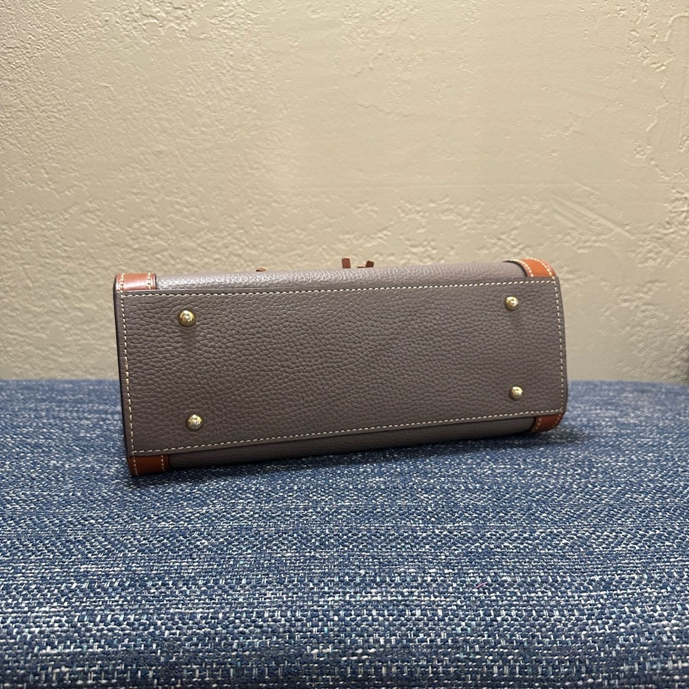 Dooney & Bourke handbag - Picture 4 of 14